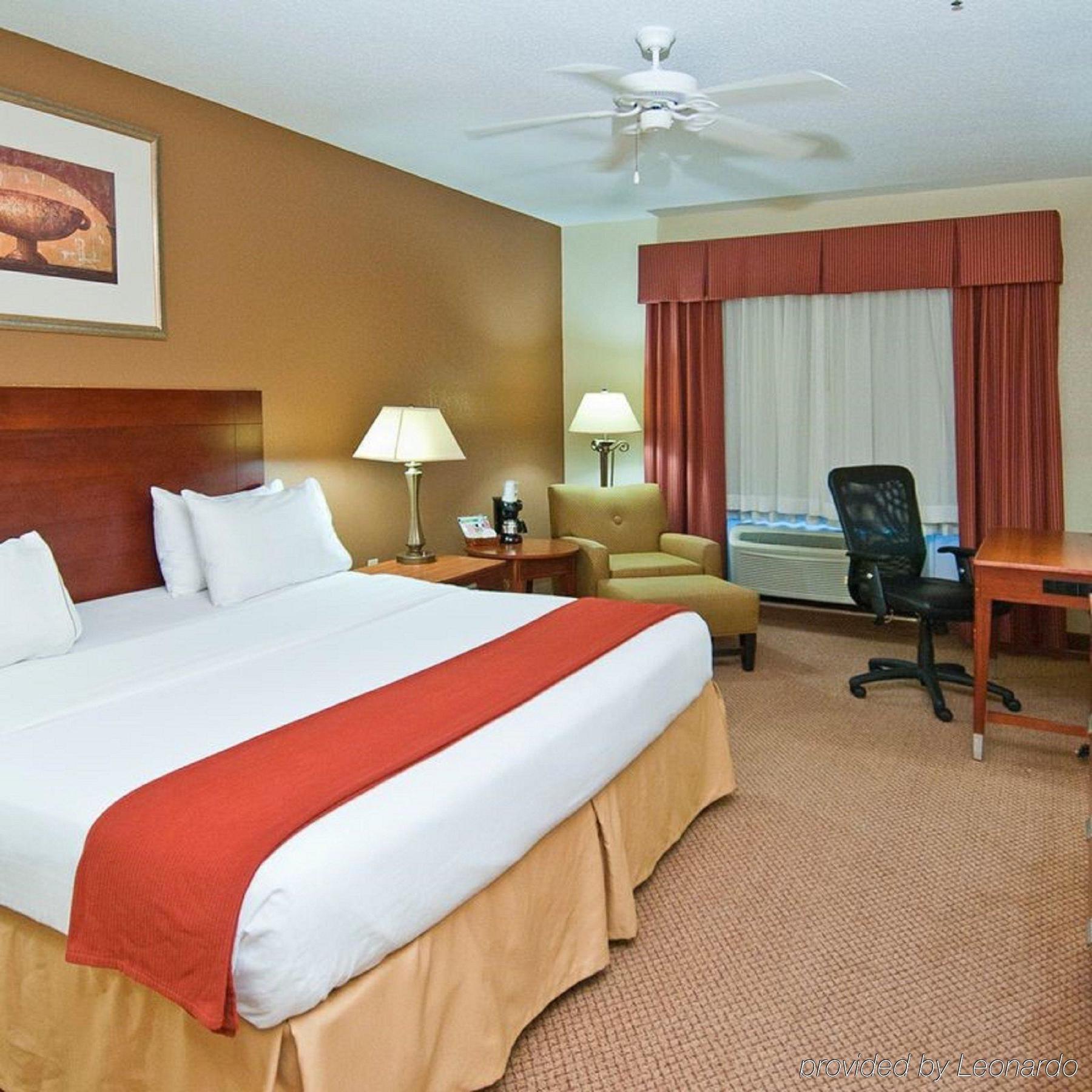 Holiday Inn Express Hotel & Suites Canton By Ihg Екстер'єр фото