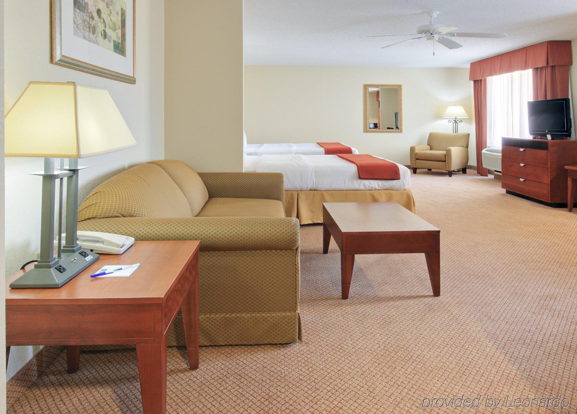 Holiday Inn Express Hotel & Suites Canton By Ihg Екстер'єр фото